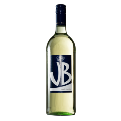 Weinflasche gefüllt mit Gewürztraminer